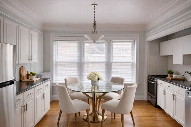 Photo - 618 1/2 Sheridan Rd Unit 1S