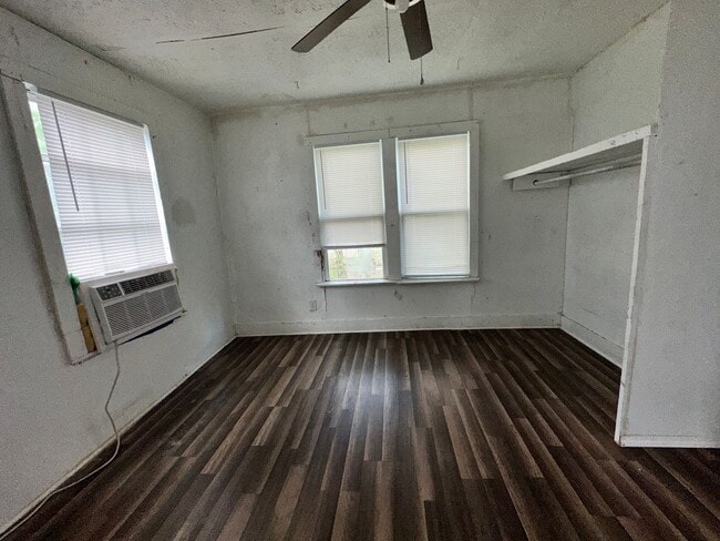 Photo - 3 bed 1 bathroom house house available now