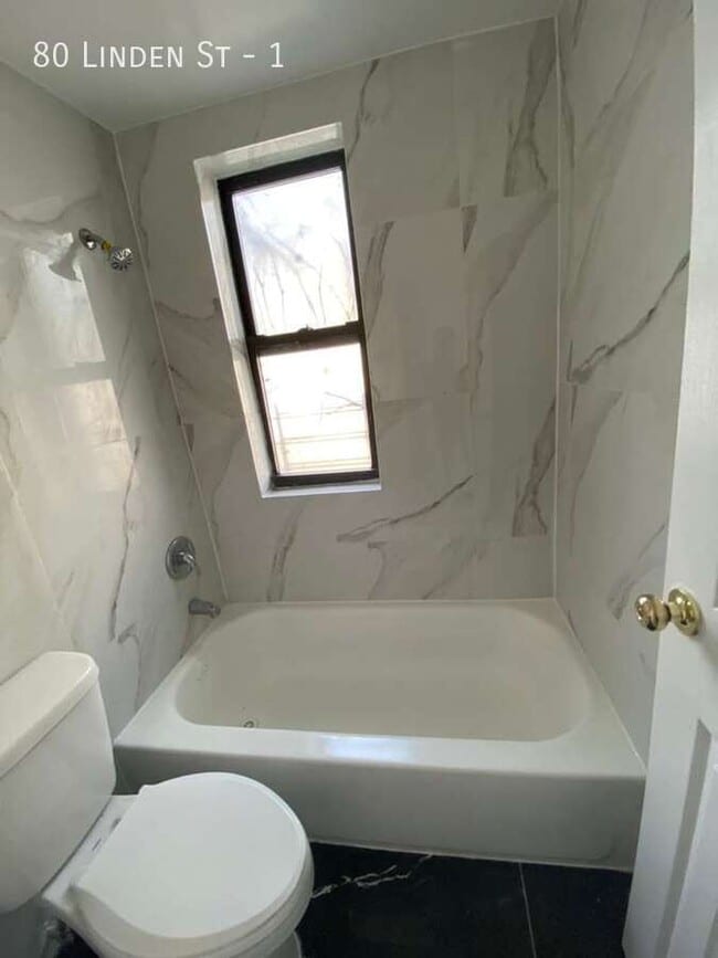 Building Photo - 80 Linden St Unit 1