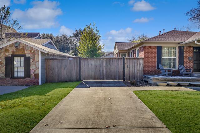 Photo - 6222 Kenwood Ave