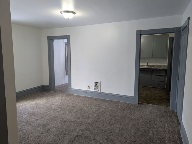 Photo - 299-301 Randolph Street Unidad 299 Randolph St. Apt. B