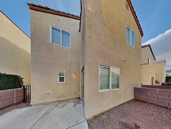 Building Photo - 9274 Hollander Ave