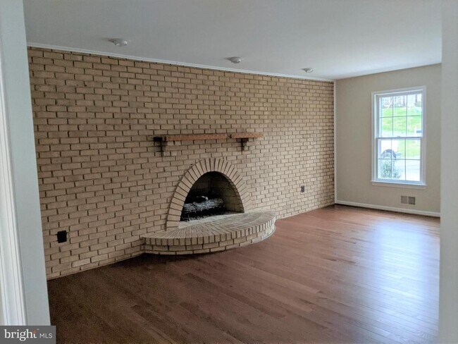 Photo - 4850 Slatestone Ct
