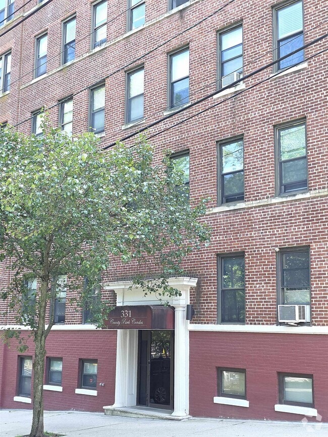 Building Photo - 331 79th St Rental