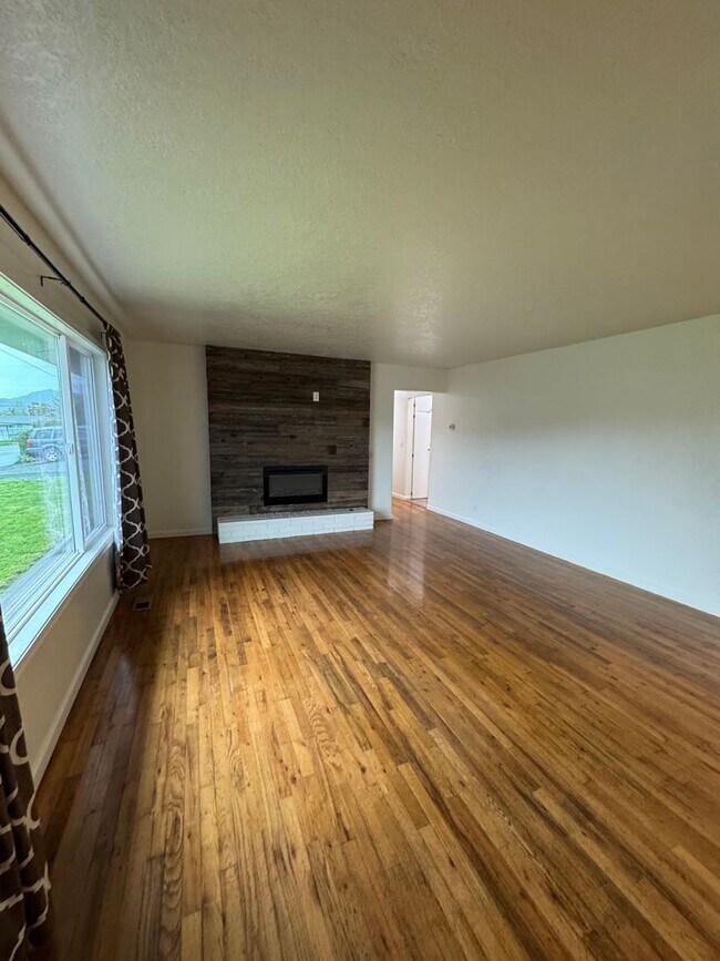 Photo - Winston 3 bedroom 2 bath with large storage shed and carport