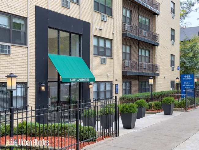 Building Photo - 456 W Barry Ave Unit A03C
