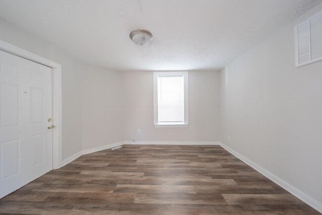 Photo - 1734 Olive St