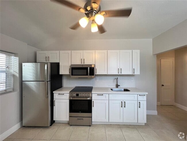 Building Photo - 1555 Harrison St Unit 4 Rental