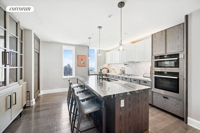 Photo - 45 E 22nd St