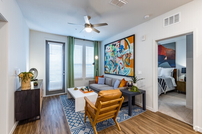 2 BR, 2 BA - 1,029 SF