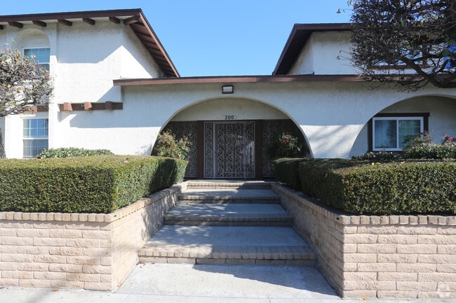 Front Entrance - Park Wilshire