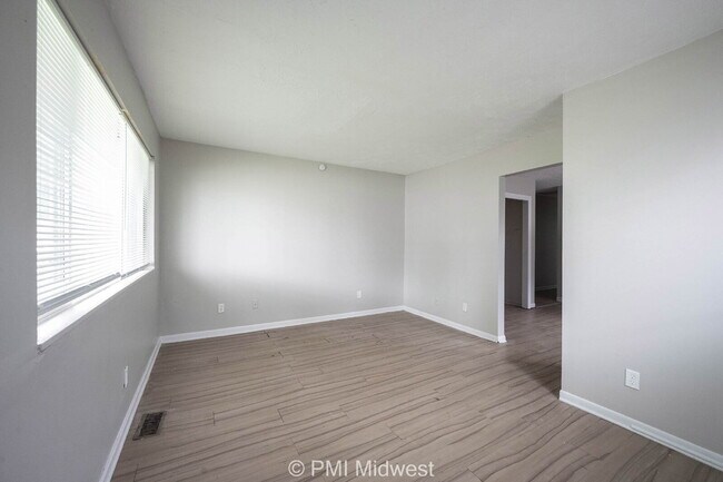 Photo - 2248 N Leland Ave