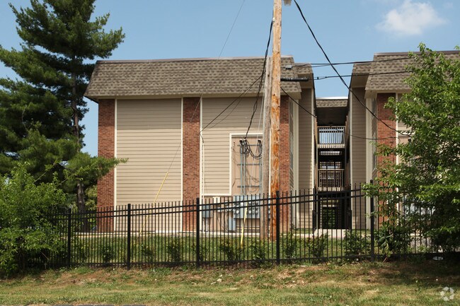 Falcon Crest Apartments