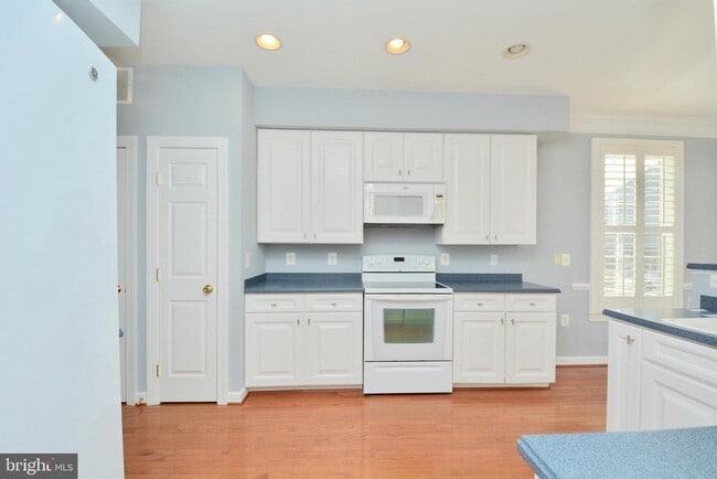 Photo - 13640 Salk St