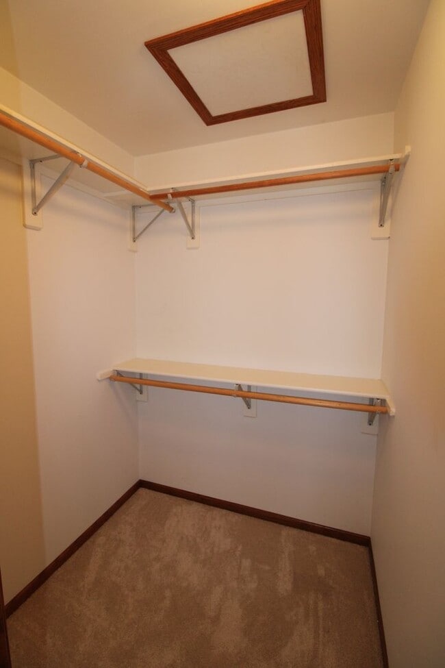 5 Bedroom, 3.5 Bathroom Brimfield Home For... Rental House Rental in