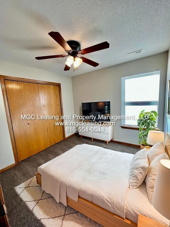 Photo - Charming Raymore Retreat with Extra Storag...
