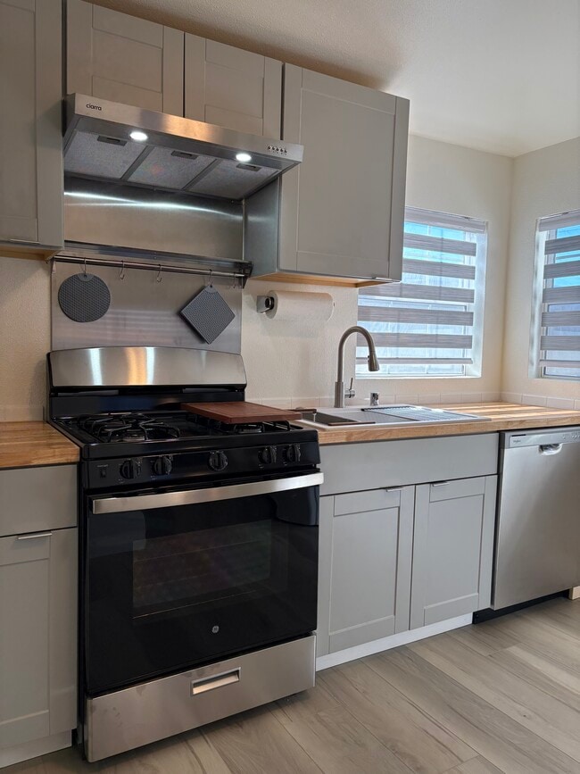 Photo - 2037 N Brighton St