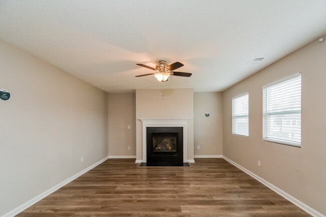 Photo - 3323 Baseline Rd