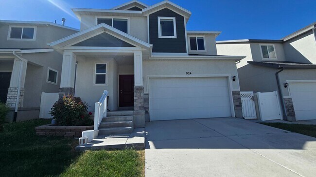Building Photo - 924 Independence Wy