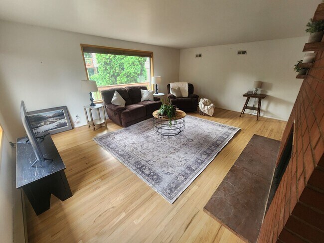 Photo - 520 Highland Wy