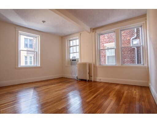 Photo - 15 Short St Unit 2