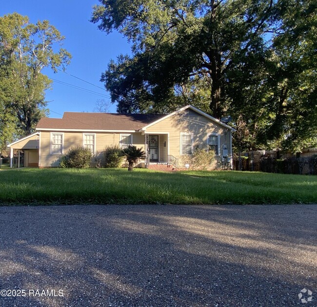 Building Photo - 4347 Woodlawn Ave Rental