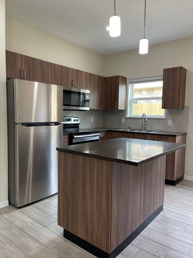 Photo - 2305 N Fulton St Unit 2