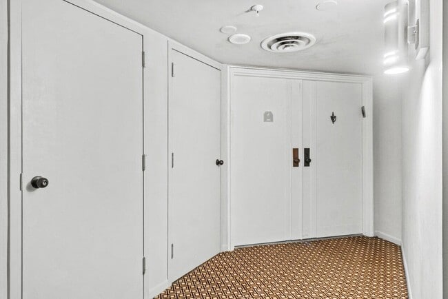 Photo - 1900 Consulate Pl Unit 2001