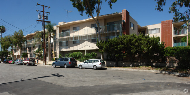 Park Crest Apartments - Park Crest Apartments
