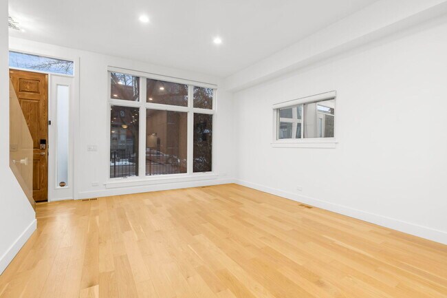 Photo - 1618 W Pierce Ave