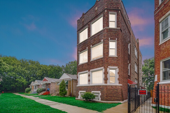 Building Photo - 1126 E 81st Pl Unit 1 Rental