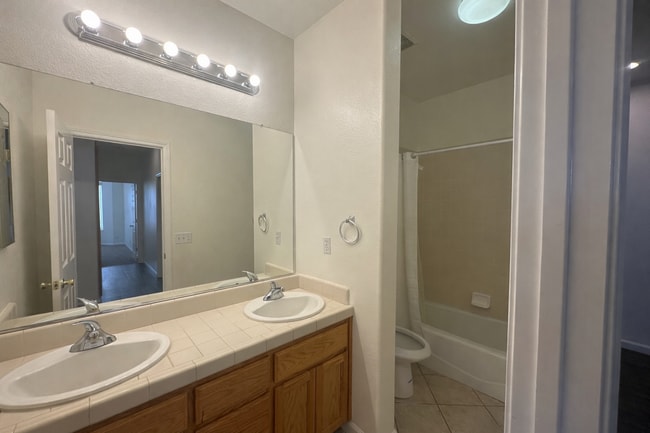 Photo - 2713 Donner Trail