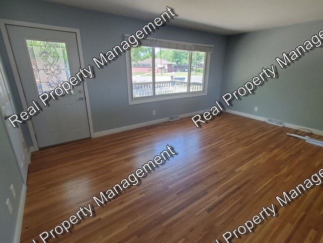 Photo - 125 Crestview Ln