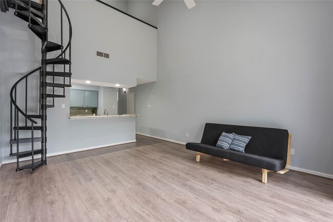 Photo - 12500 Melville Dr