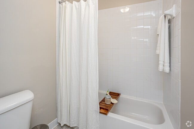 2BR, 2BA - 1,304SF