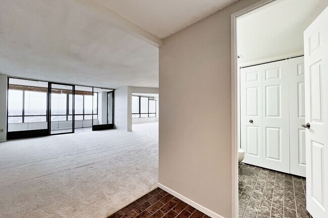 Photo - 65 Skymark Dr