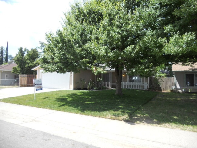 Building Photo - 3 BED W RV/BOAT PARKING Rental
