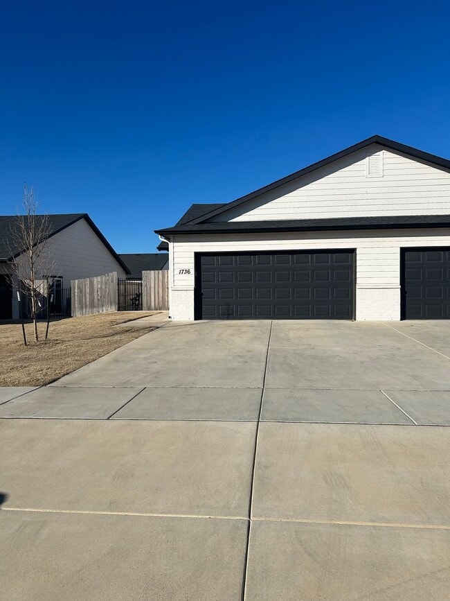 Photo - 1736 E Decarsky Ct