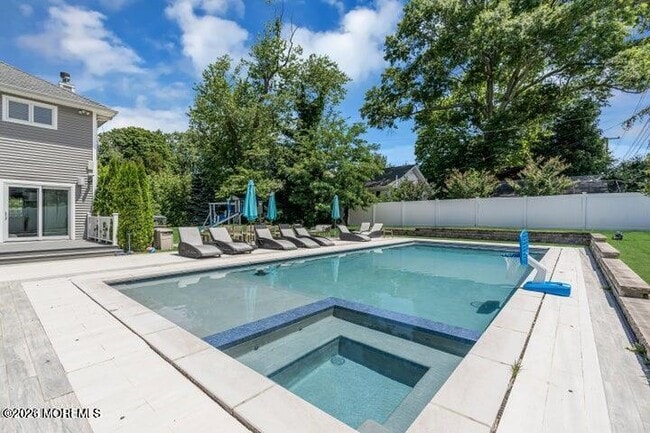 Photo - 250 Alpern Ave
