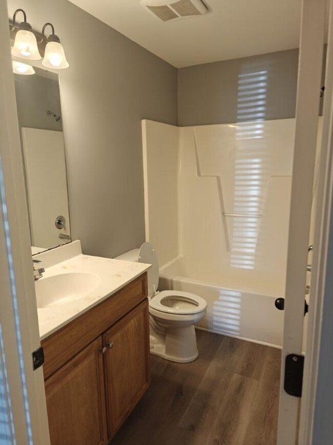 Photo - Beautiful Three Bedroom, Two Bathroom Sing...