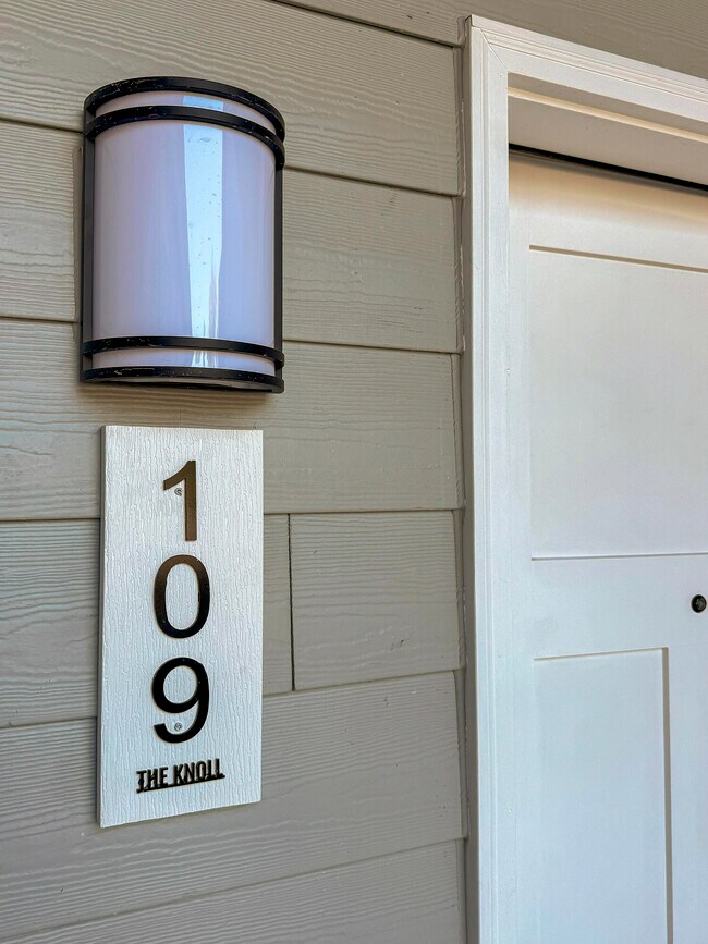 Photo - 505 W Grand St Unit 109