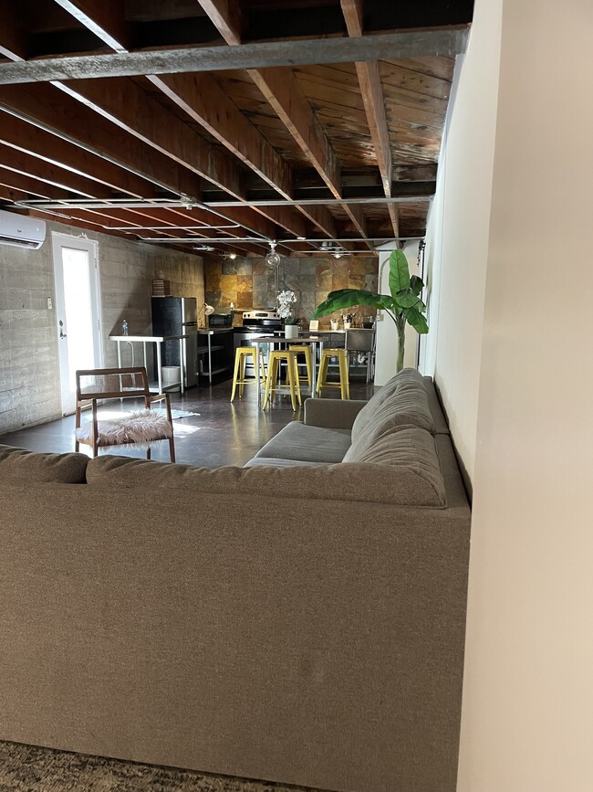 Photo - 1926 Arizona Ave Unit 2 bedroom apartment