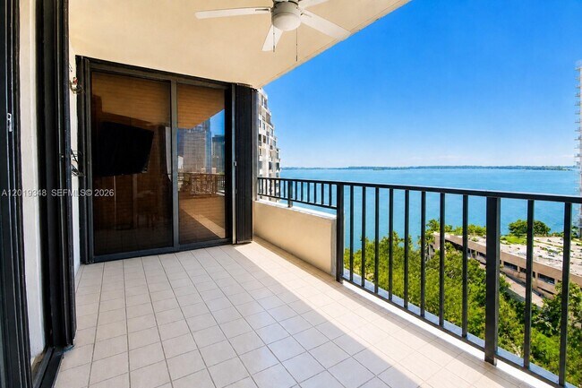Photo - 520 Brickell Key Dr Unidad A1113