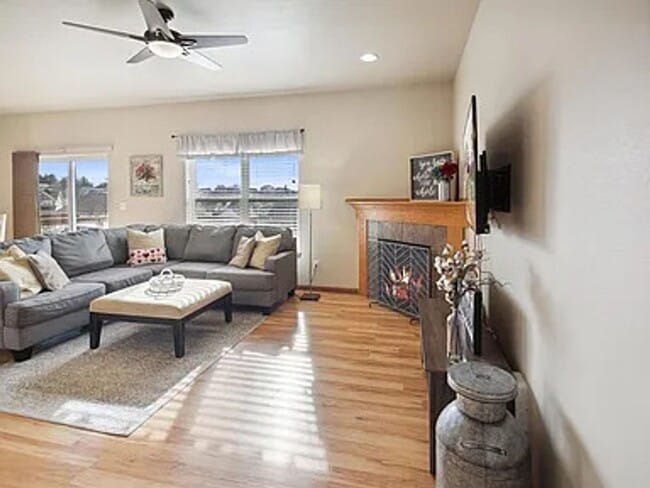 Building Photo - Coralville 4 Bedroom 4 Bath 3 Level Town H... Rental