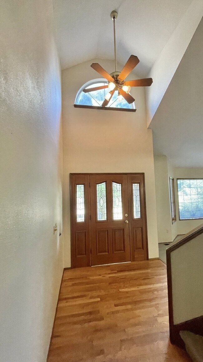 Charming 4Bedroom Home in SoughtAfter Sa... Issaquah, WA