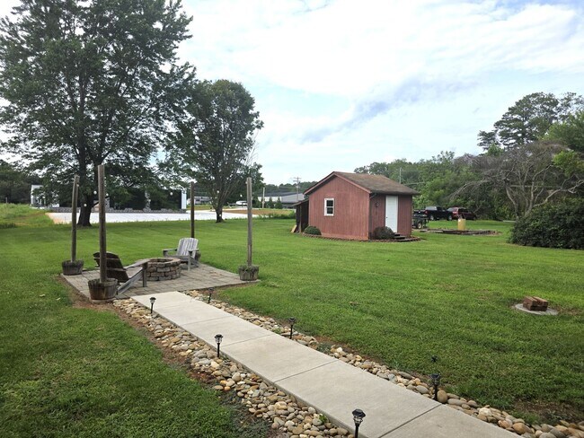 Photo - 118 Forest Oaks Dr