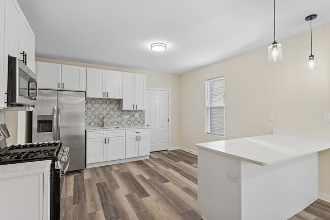 Photo - 515 George Ave