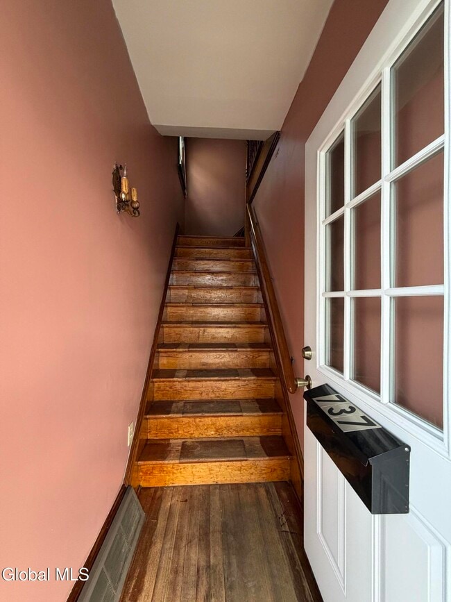 Photo - 737 Mason St Unidad 2