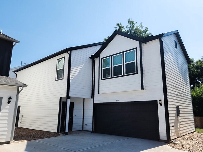 Photo - Lakewood Manor