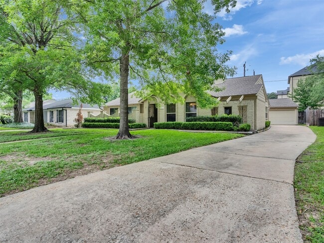 Photo - 2811 Quincannon Ln